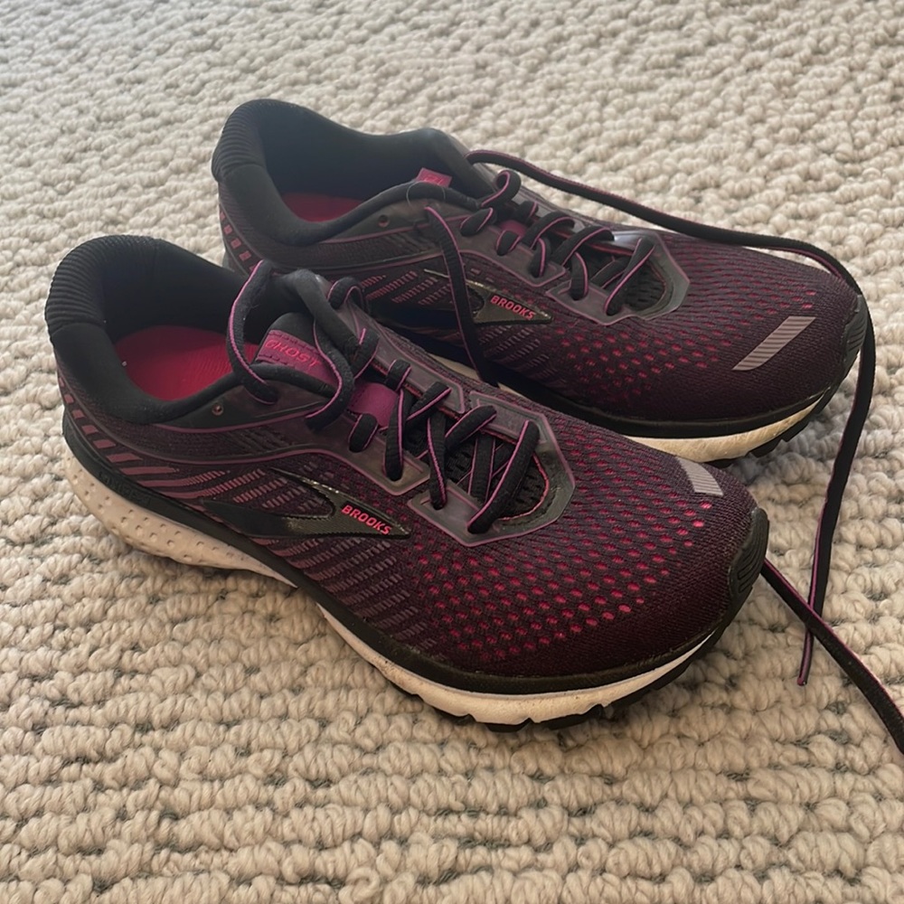womens ghost 12 Brooks sneakers